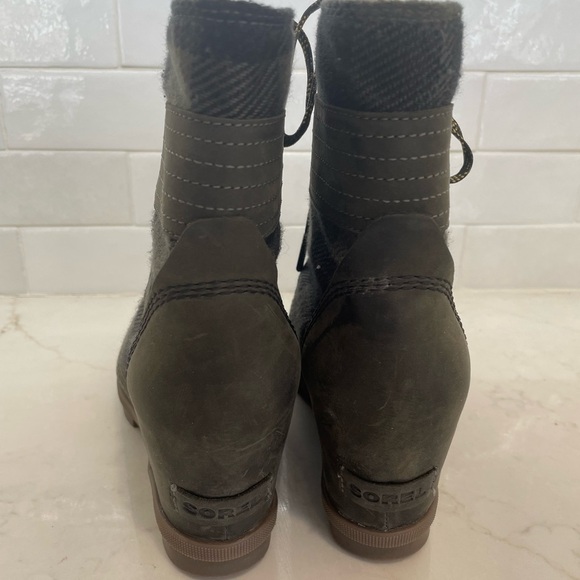 Sorel Lexie Wedge Boot Women’s 8.5 Green Plaid Alpine Tundra Winter Waterproof - Picture 3 of 9